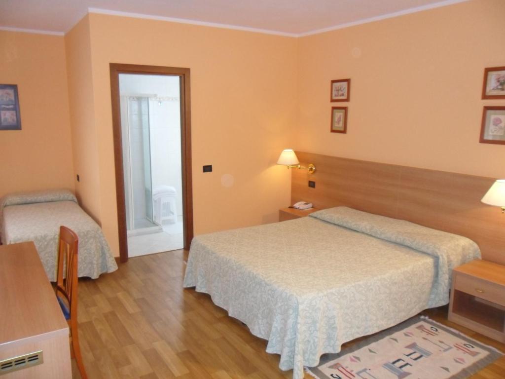 Hotel Ristorante Al Bassanello Bassano del Grappa Pokoj fotografie