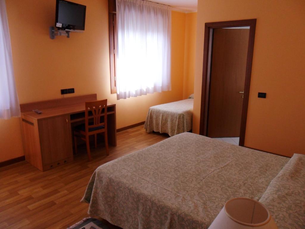 Hotel Ristorante Al Bassanello Bassano del Grappa Pokoj fotografie